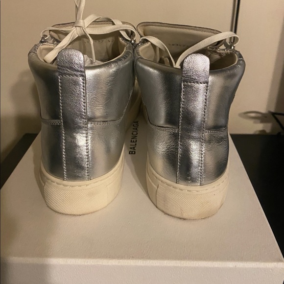 Balenciaga - Picture 4 of 6